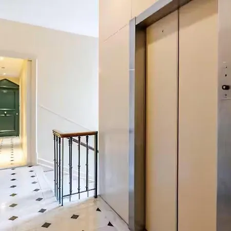 2p Carre D'or, Hypercentre