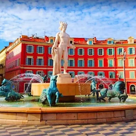 2p Carré D'or, Hypercentre Nizza